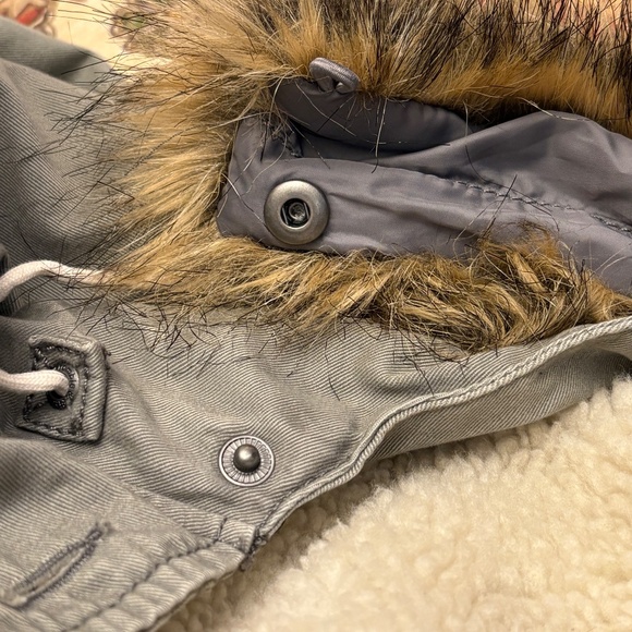 Abercrombie & Fitch Women's Hooded Parka Coat Sz S Removable Fur Sherpa lined - Picture 16 of 16